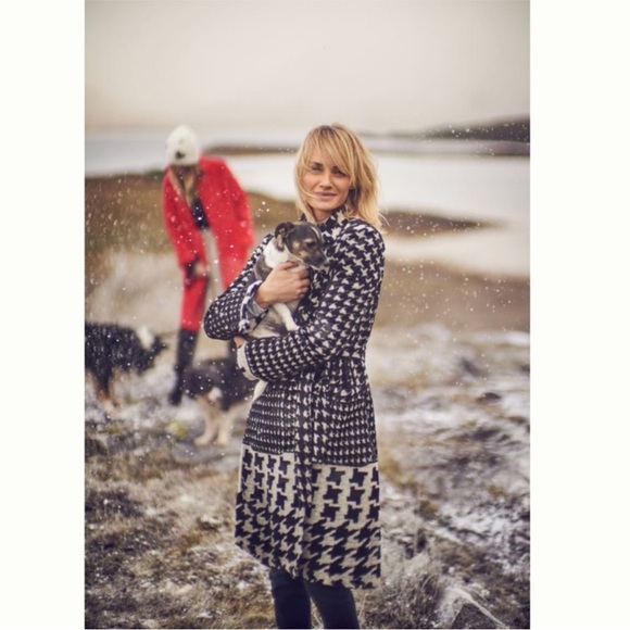 SOLD——Anthropologie Black and White Houndstooth Women’s Sweater Coat - Picture 6 of 12